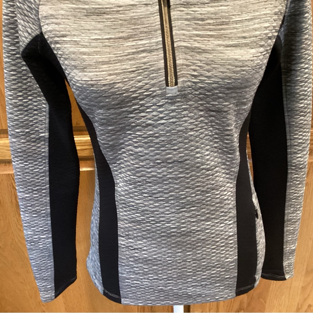 Athleta Snowscape  Gray and Black Women's Jacket - Picture 8 of 9